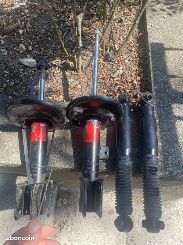 Kit amortisseur Avant et arrière neuf Citroën C4 Picasso 2l Hdi auto 2007 (image 3)