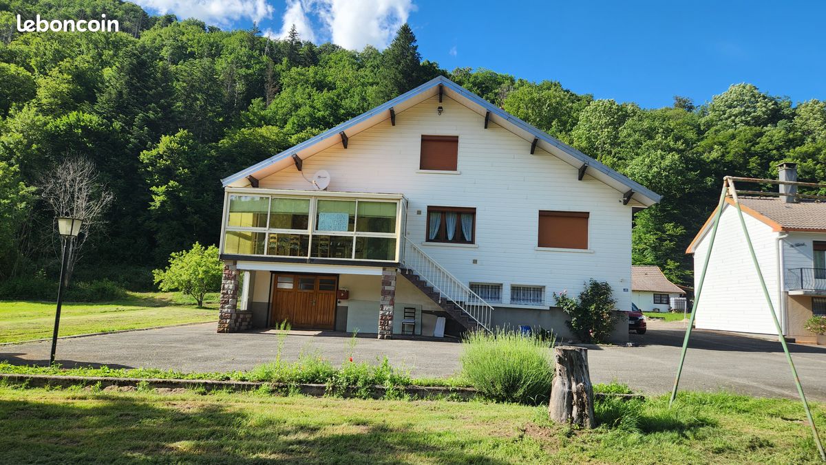 Maison 6 pièces 150 m² · à La Longine · 150 m² · 150 000 €