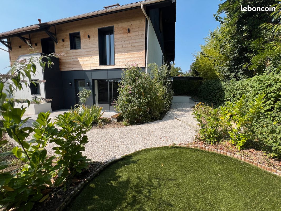 Appartement 3 pièces 80 m² · à Messery · 80 m² · 1 900 €