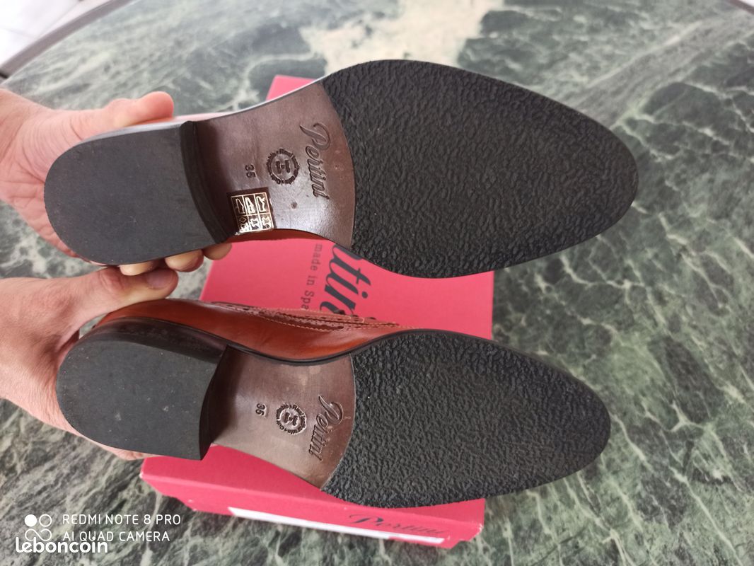 Chaussures Derby Pertini Taille 35 Neuves (image 2)