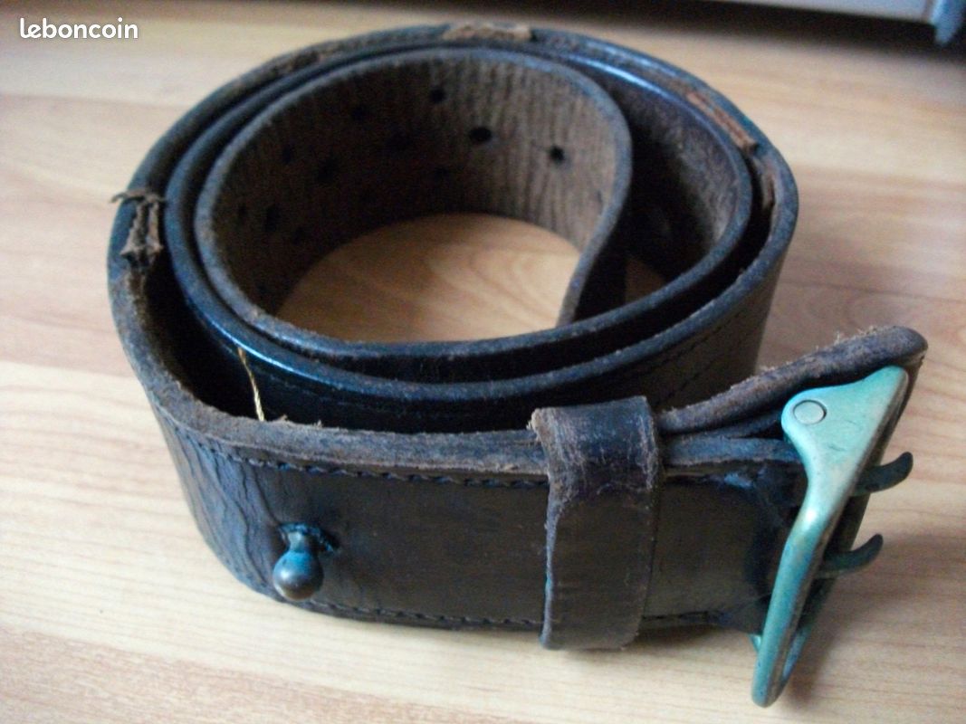 Collector -Ceinture OFFICIER CUIR 115cm / Modèle ancien /T.B.E" (image 1)