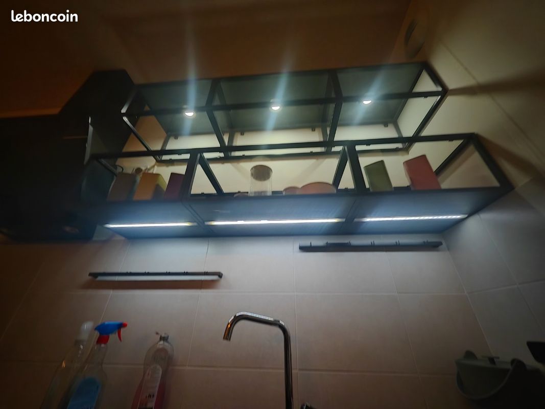 Étagère vitrée avec led intégrée (image 1)