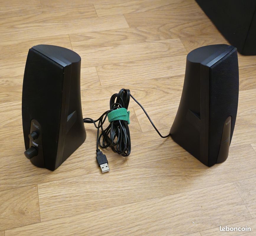 Enceinte Multimédia Noire Enceinte PC Trust Almo 2.0 - 10 Watt (5W RMS), Alimentation USB Ou Jack 3.5 Mm, Noire Ampli Sono