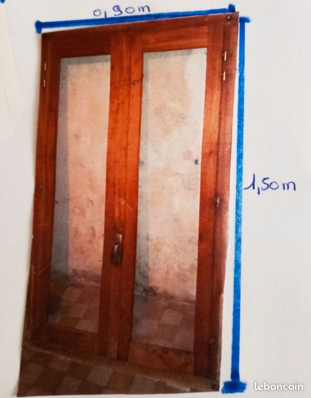 Fenêtre en bois (image 1)