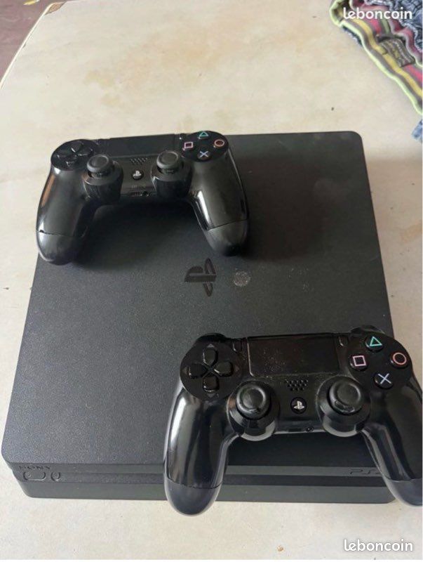 Console PS4 Slim Noire 1To 2 Manettes + NBA 2K20 + Need For Speed Heat Dragon Ball Z Kakarot