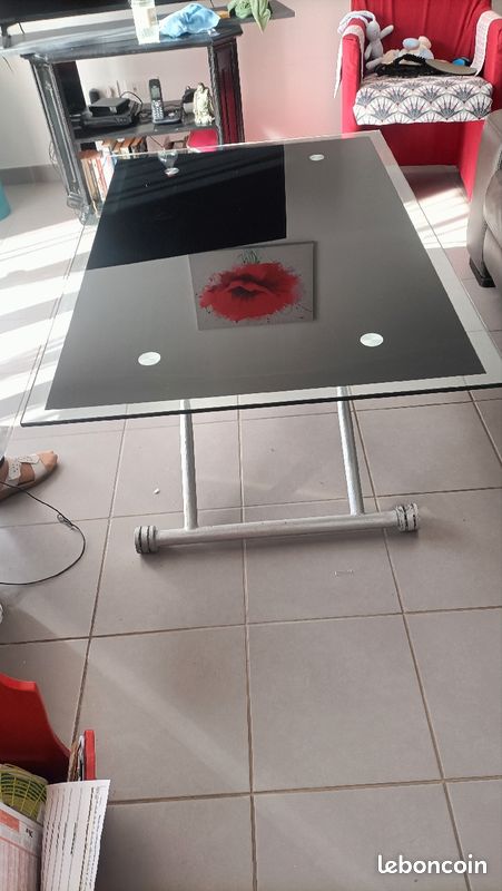 Ameublement table et chaises (image 1)