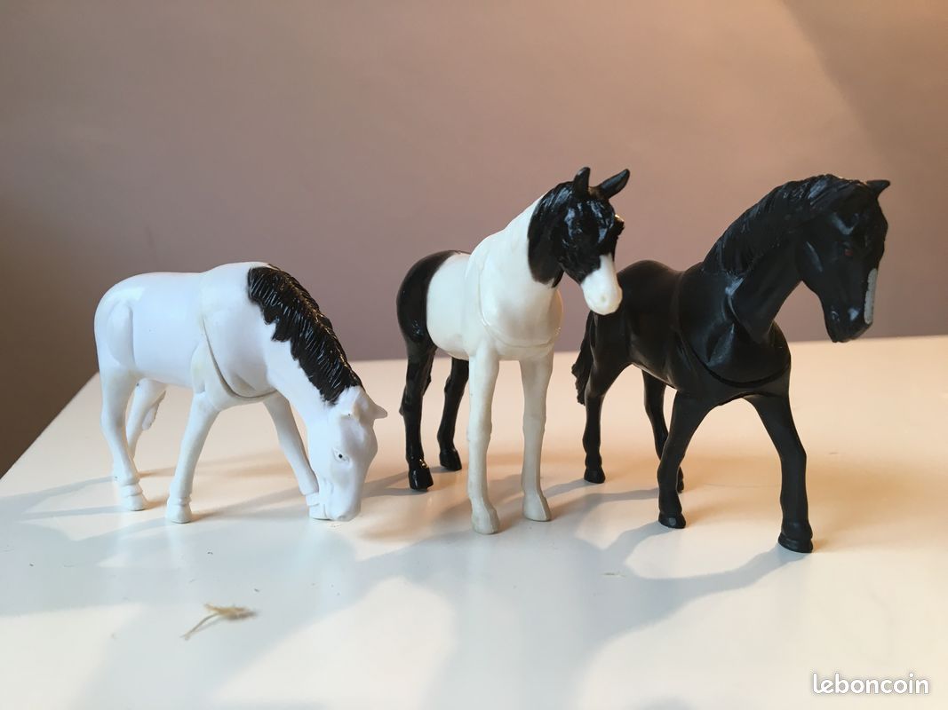 Jouets Lot de 8 chevaux (image 4)