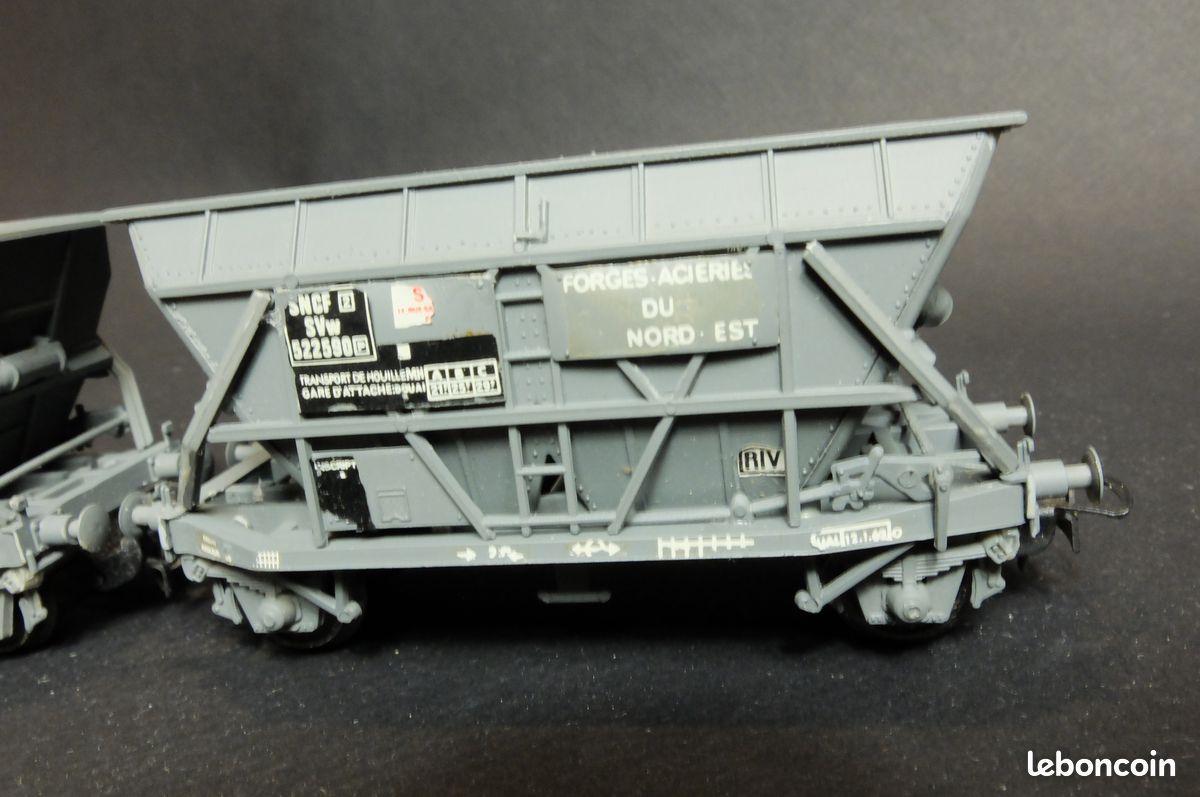 H0 LOT de 6 wagons avec chargement divers ( 3 sont patinés ) EUR 15,00