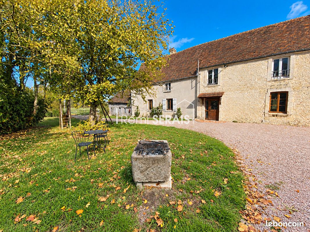 Maison 8 pièces 212 m² · à Falaise · 212 m² · 418 700 €