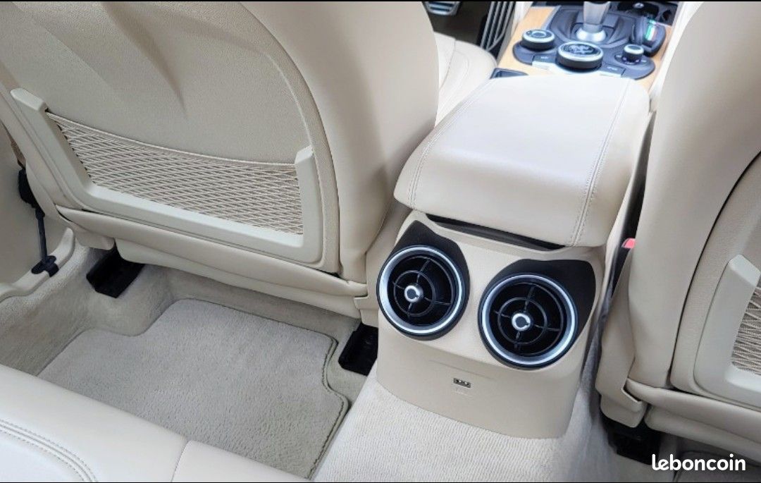 MOTOS Basic Tapis Voiture En Velours Destiné à Citroen C4 Cactus 2014-2020 - Basic, Matériau, Rouge - Découvrez Un Nouveau Confort De Conduite Avec Un Jeu De Tapis De Sol