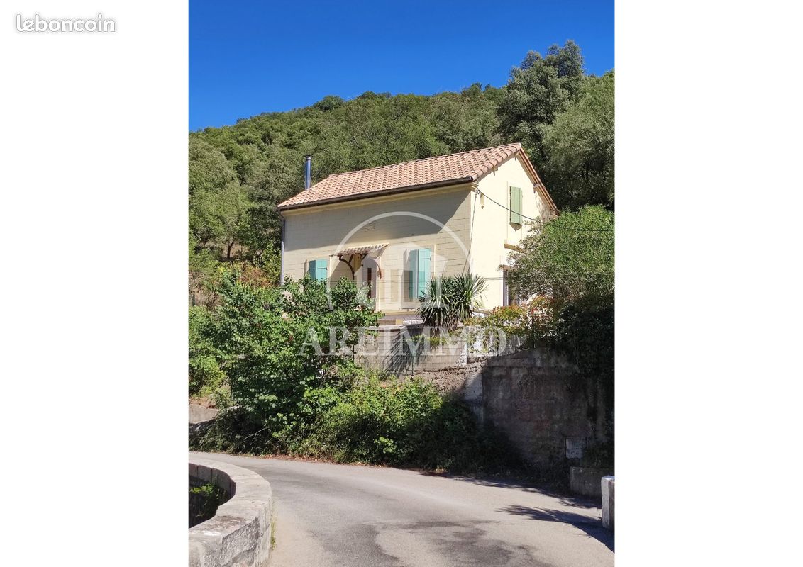 Maison 3 pièces 89 m² · à Saint-Martin-de-Londres · 89 m² · 292 000 €