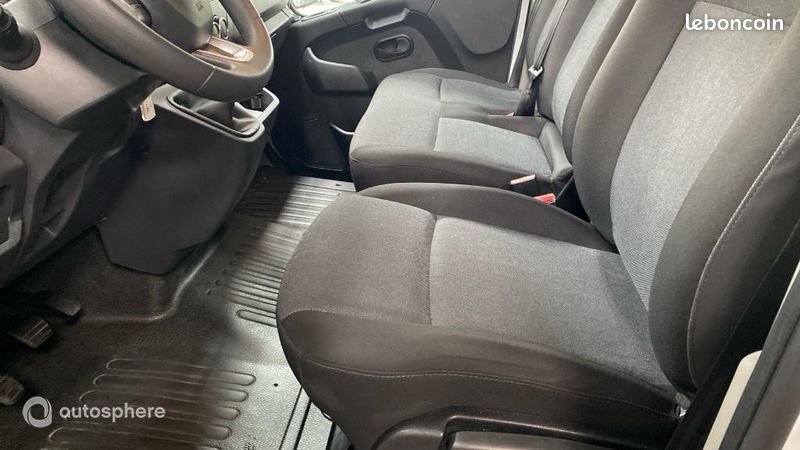 Renault Master Véhicule utilitaire ou Société F3500 L3H3 2.3 Blue dCi 135ch Confort Euro6E (image 12)