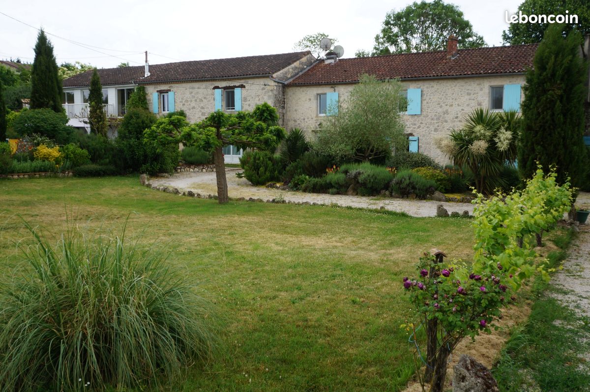 Maison 10 pièces 355 m² · à Aiguillon · 354,5 m² · 395 000 €