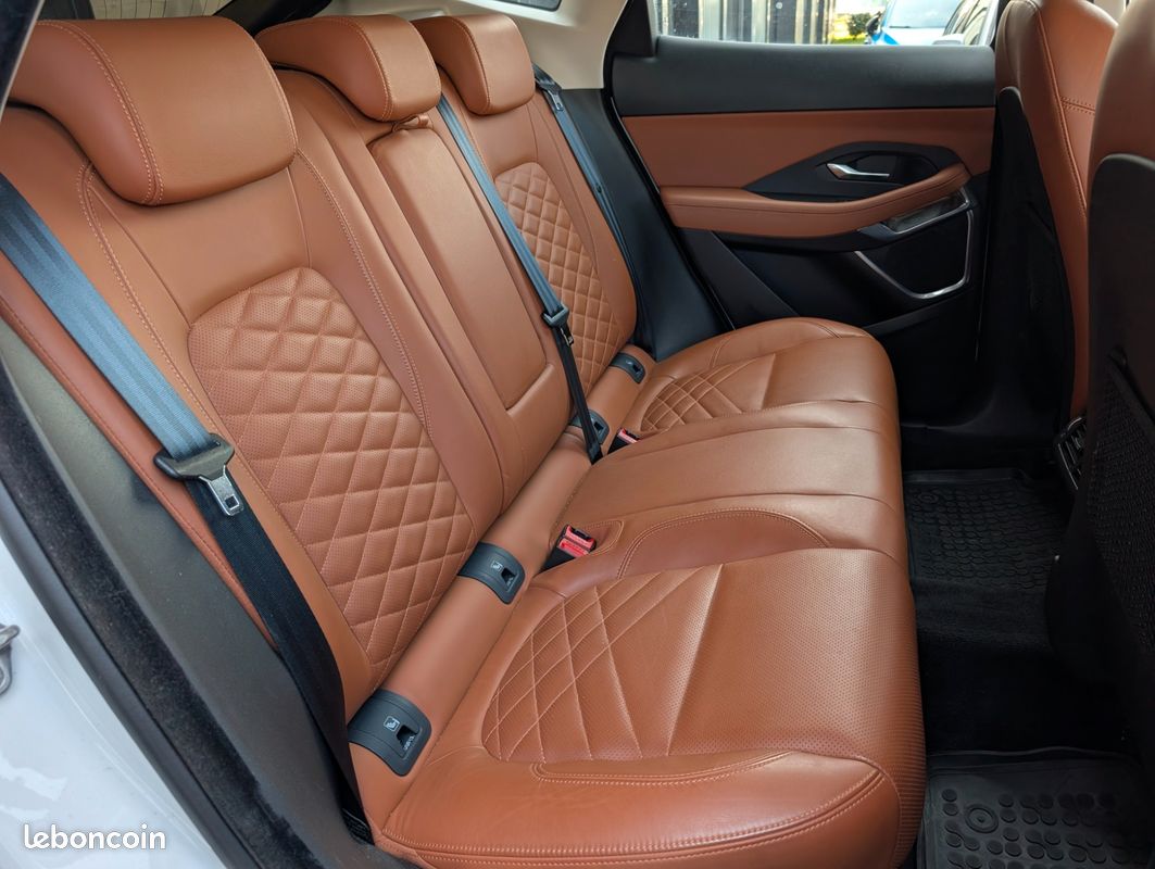 JAGUAR E-PACE 2.0 200CV HSE AWD - ENTRETIEN JAGUAR EXCLUSIF - CAMERA - ATTELAGE - ZERO DEFAUT - GARANTIe (image 14)