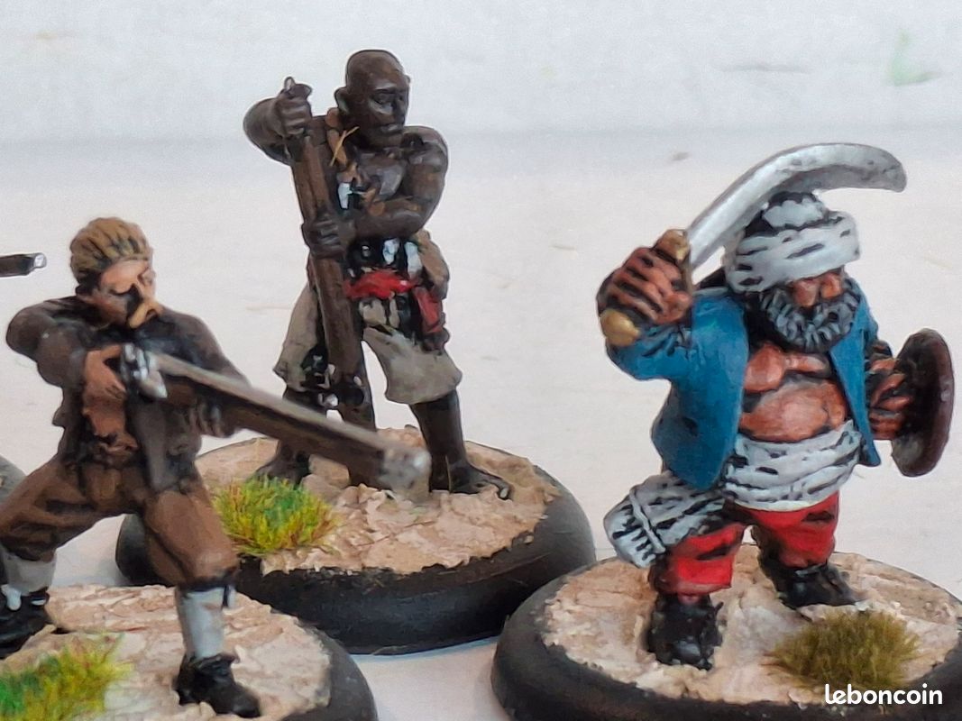 6 Figurines métal 28mm peintes : pirates (296) (image 1)