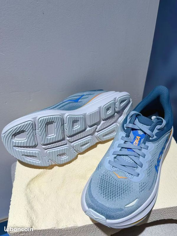 HOKA Bondi 9 Blanc Bleu (image 5)
