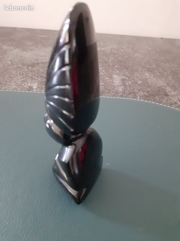 Statuette (image 2)