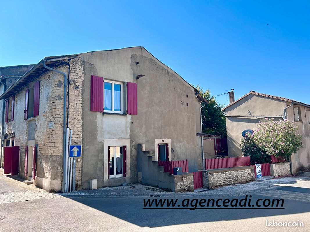 Maison 6 pièces 174 m² · à Cherveux · 174 m² · 161 000 €