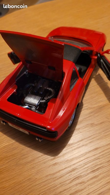 Ferrari 348 TS, Maisto 1/18 - Modélisme