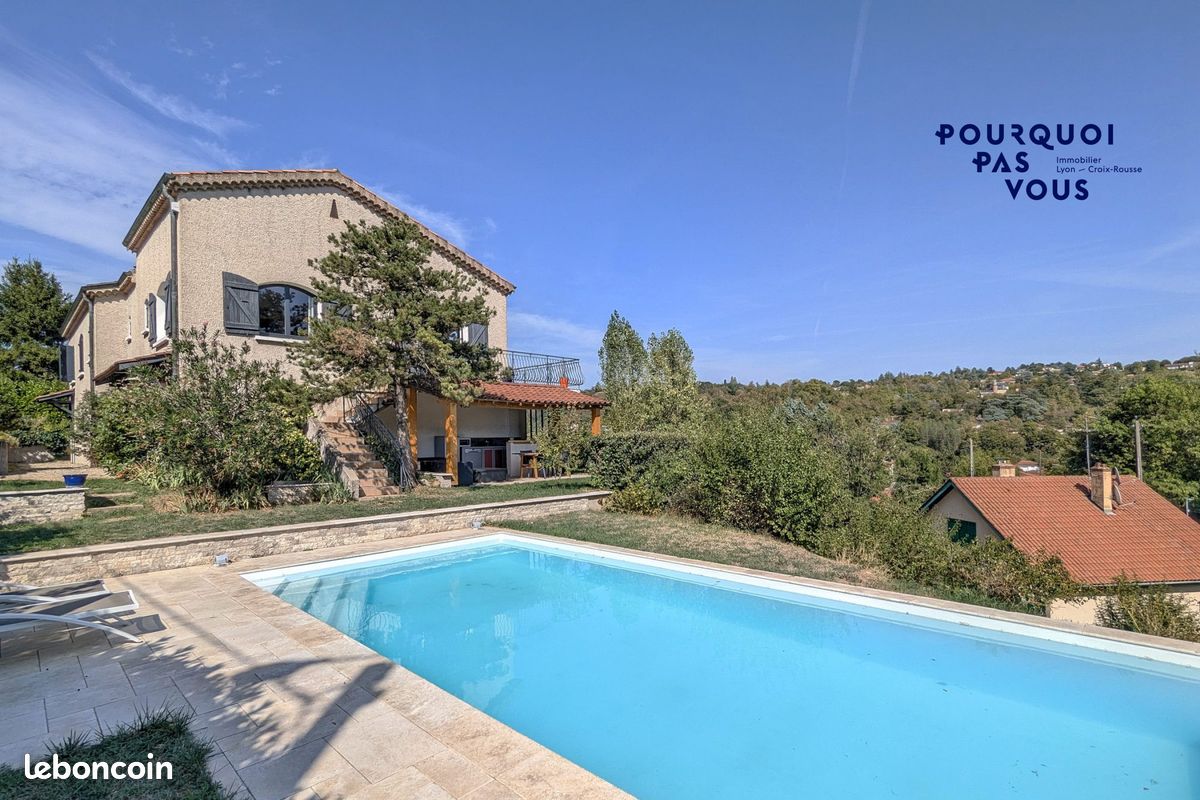Maison 9 pièces 230 m² · à Sainte-Foy-lès-Lyon · 230 m² · 840 000 €