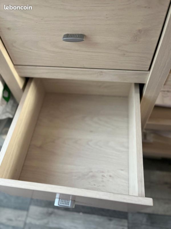 Commode (image 2)