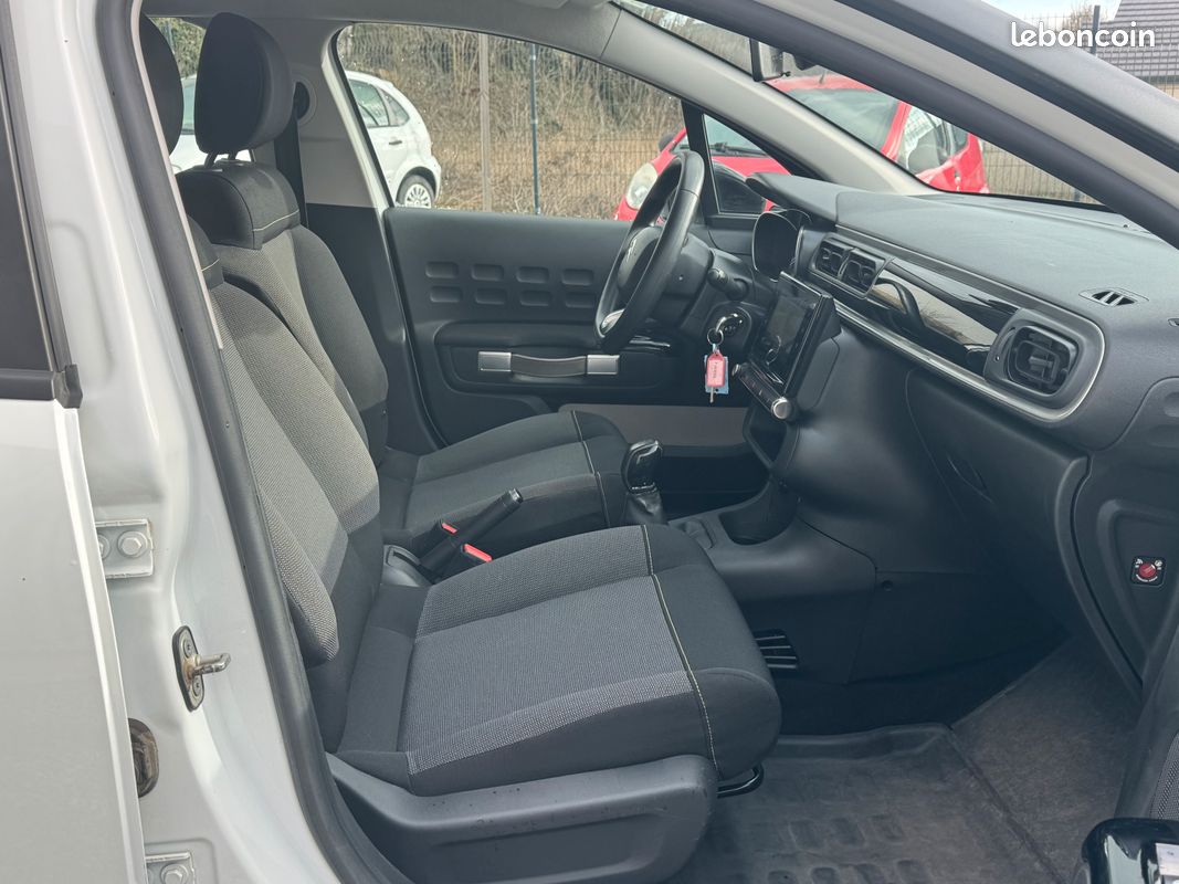 CITROEN C3 III (2) 1.5 BLUEHDI 102cV S&S FEEL BVM6 1ERE MAIN (image 4)