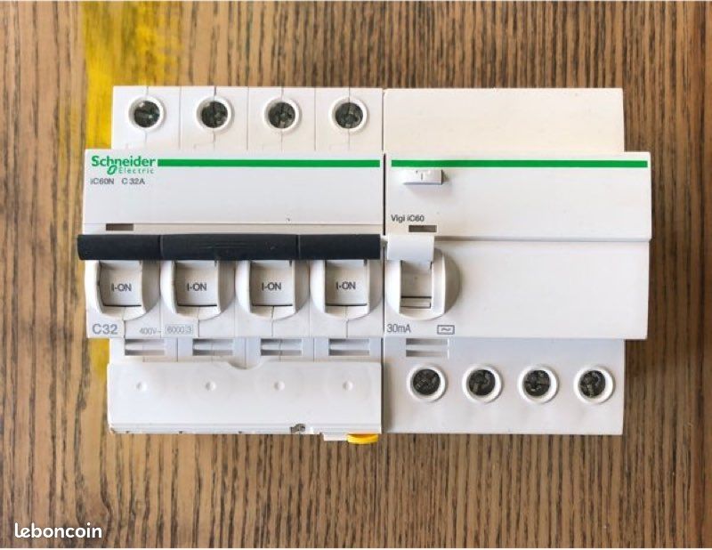 Disjoncteur différentiel tetra polaire 4x32A 30mA (image 1)