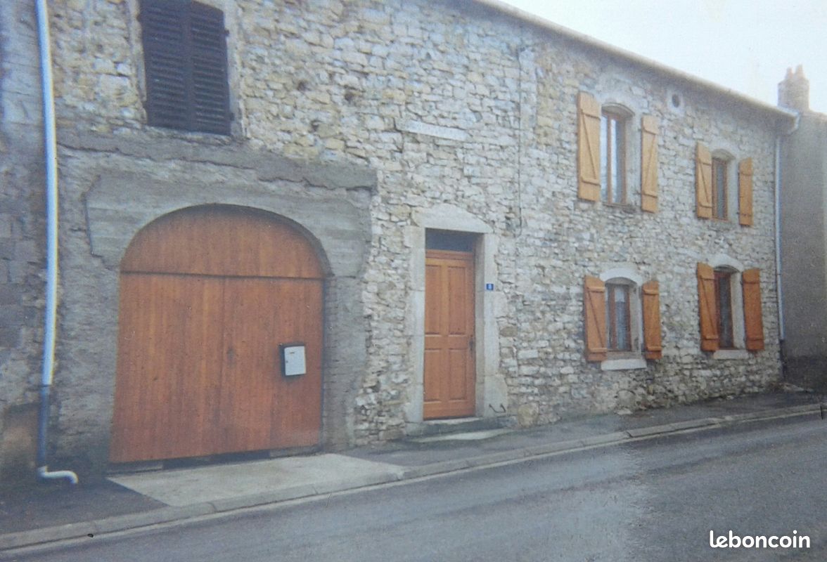 Maison 5 pièces 120 m² · à Praye · 120 m² · 48 000 €
