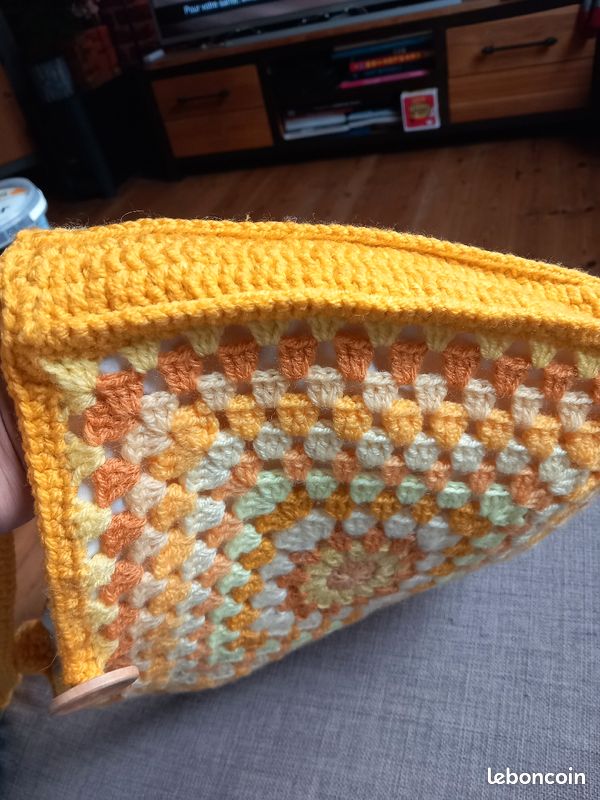 Sac en crochet carré jaune neuf fait main (image 6)
