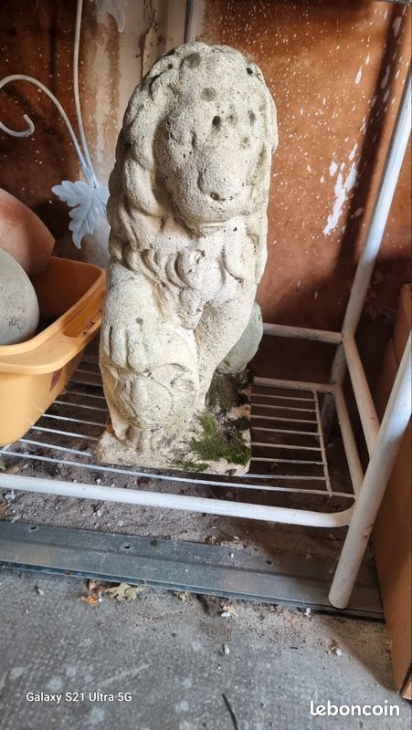Statuette (image 1)