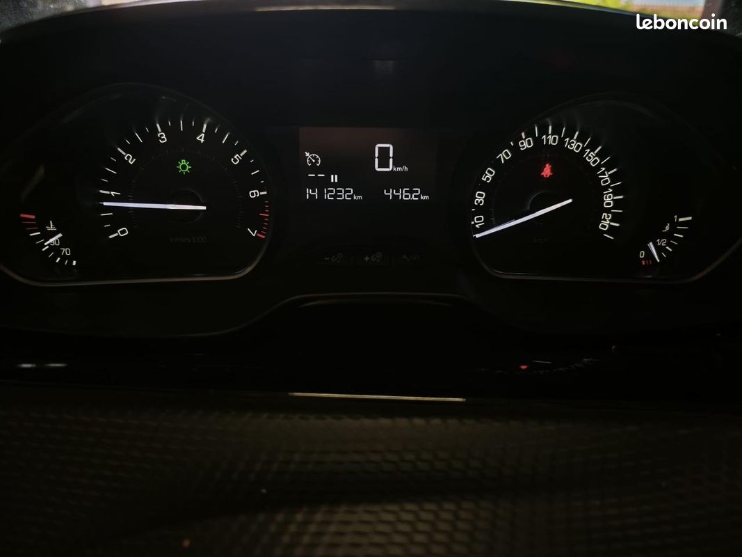 Peugeot 208 1.2 puretech 80 signature (garantie 12 mois) (image 17)