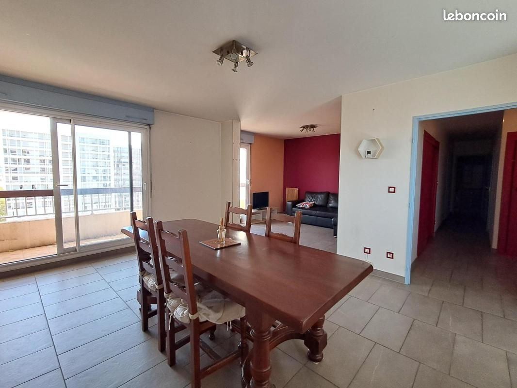 Appartement 4 pièces 82 m² · à Villeurbanne · 82 m² · 233 500 €