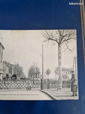 CPA 93 ABBAYE de Saint-Denis - Statue de Marie-Antoinette EUR 10,00 - FR