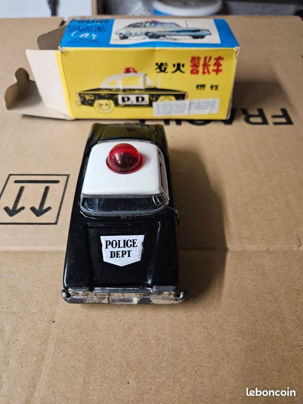 YONE Voiture En Tôle Ford Capri Police – Friction, Fabriquée Au Japon, Vintage