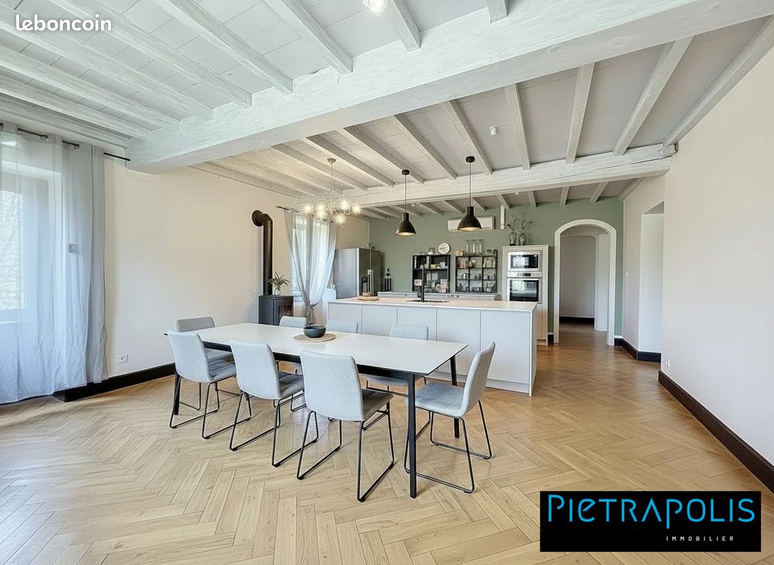 Maison 5 pièces 220 m² · à Ambérieux-en-Dombes · 220 m² · 290 000 €