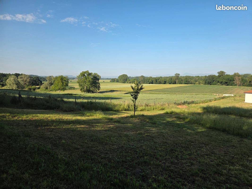 Terrain vue puy de dome · à Joze · 58 000 €
