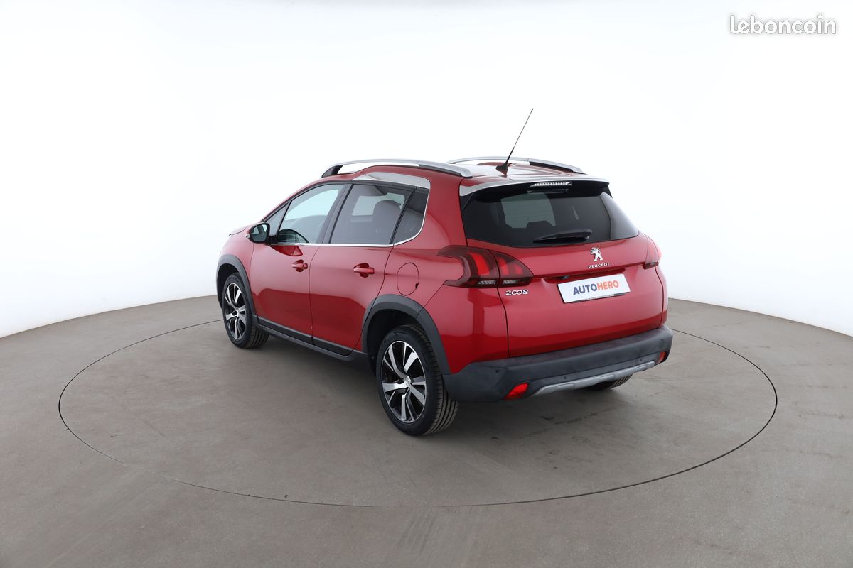 Peugeot 2008 1.2 PureTech Allure EAT6 110 ch (image 2)