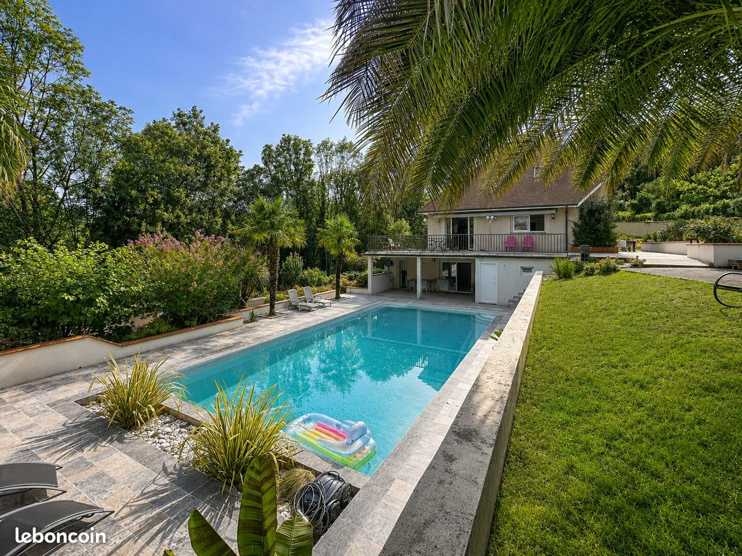 Maison 7 pièces 180 m² · à Gan · 180 m² · 690 000 €