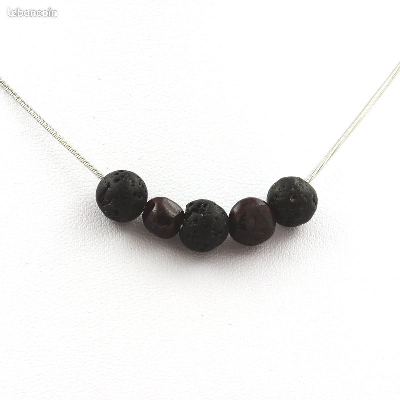 Collier perles Lave 8 mm + Grenat du Mozambique chaine en acier inoxydable (image 1)