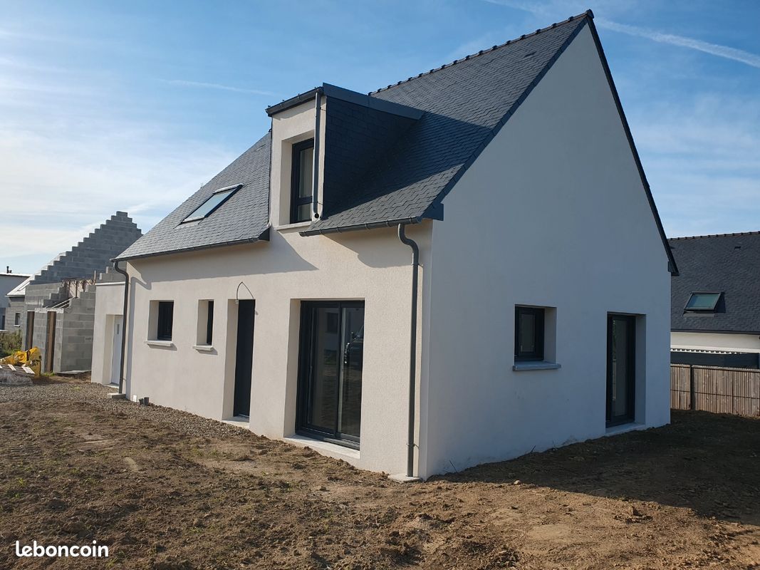 Maison 5 pièces 105 m² · à Saint-Yvi · 105 m² · 285 000 €