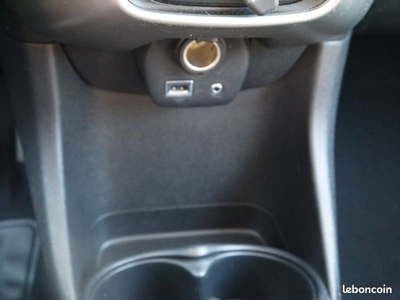 Citroen C1 VTI 69 FEEL / DISTRIBUTION A CHAINE (image 10)