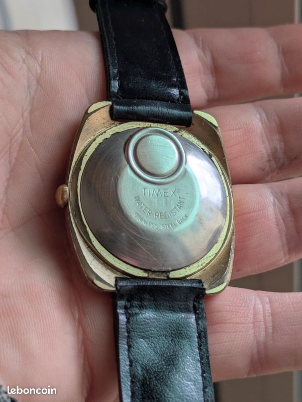 Montre Homme Timex Vintage – État Nickel – Modèle Rétro Multicouleur