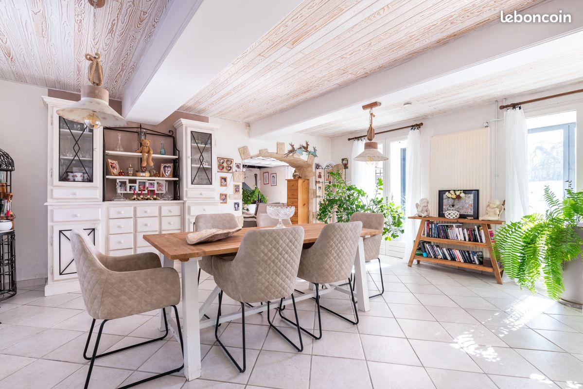 Appartement 8 pièces 253 m² · à Thil · 253 m² · 530 000 €