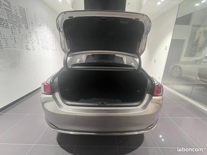 Lexus ES 300h Business MY23 (image 17)