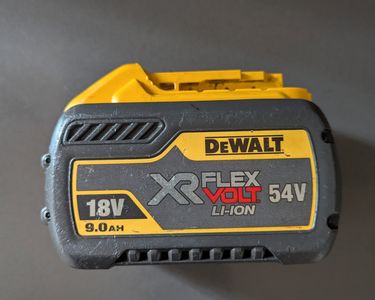 DEWALT DCB184 Batterie Lithium-ION XR 5,0 Ah 18 V + Chargeur DCB115