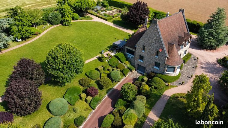 Château 7 pièces 216 m²