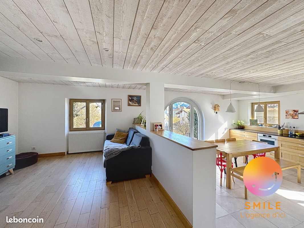 Maison 6 pièces 133 m² · à La Roche-sur-Foron · 133 m² · 589 000 €