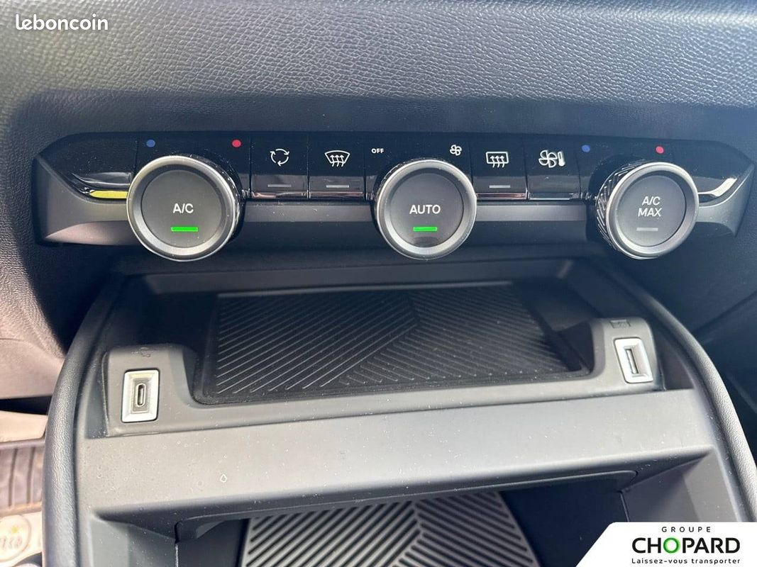 CITROEN e-C4 136 ch Automatique Feel Pack (image 16)