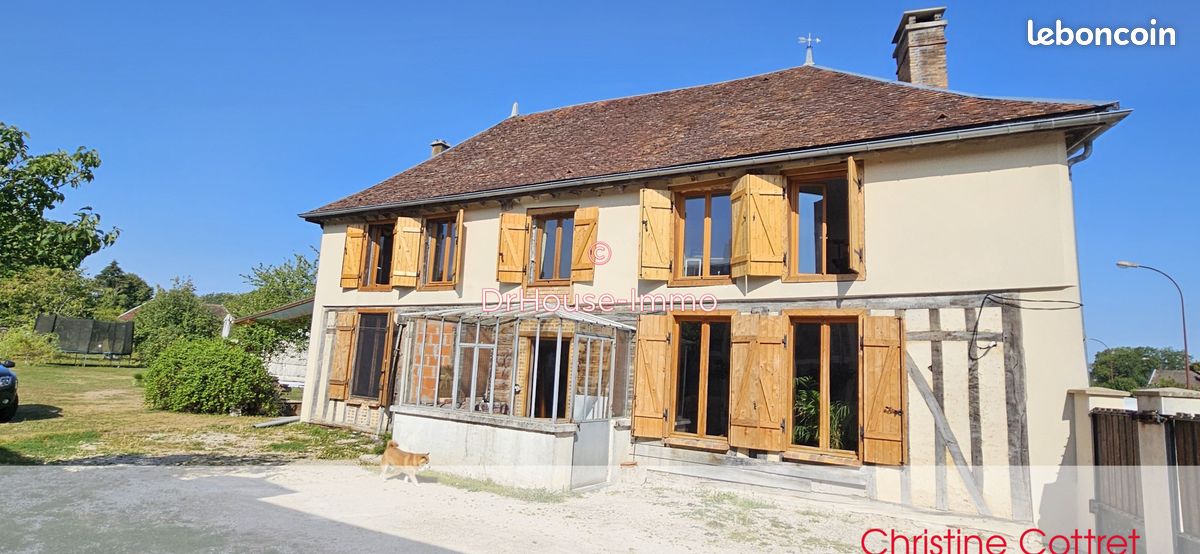 Maison 9 pièces 224 m² · à Villy-le-Maréchal · 224 m² · 255 000 €