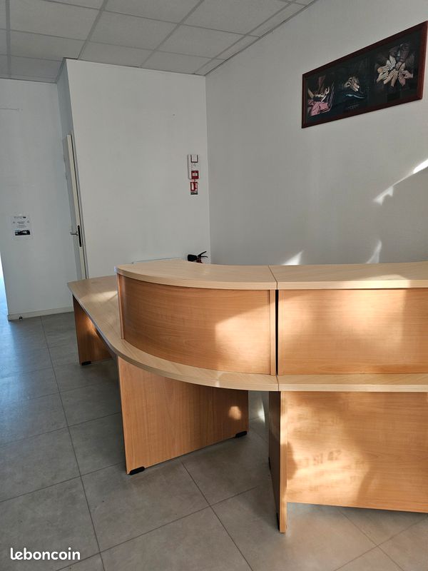 Local commercial (image 1)